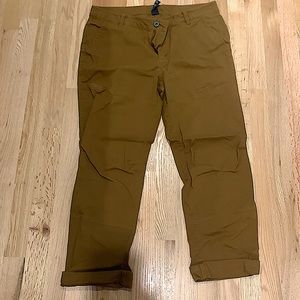 Mens mountain hardwear athletic khakis